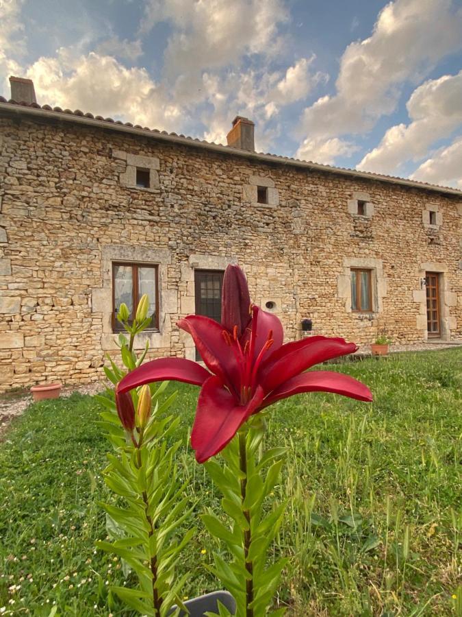 Vila Le Papillon Savigne Exteriér fotografie